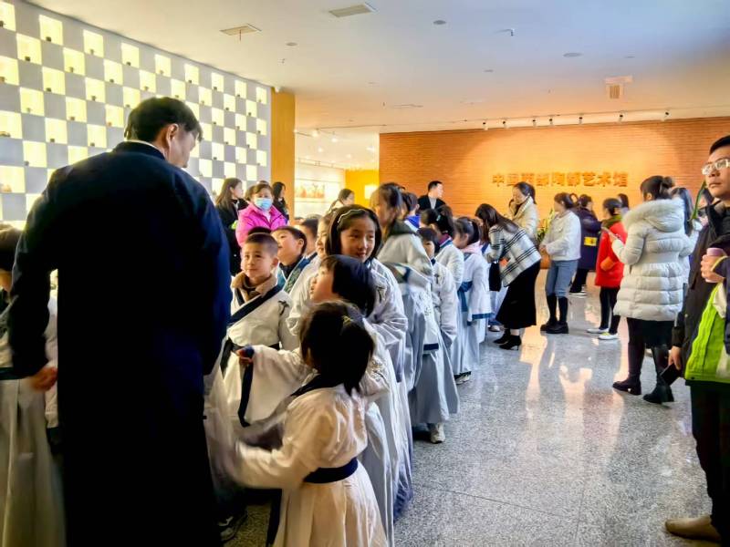 文化赋能：正镶白旗魔创文旅挖掘城市文化资源的实践探索